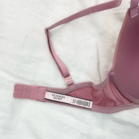 Victoria’s Secret Smooth Push Up Bra - Picture 4 of 9